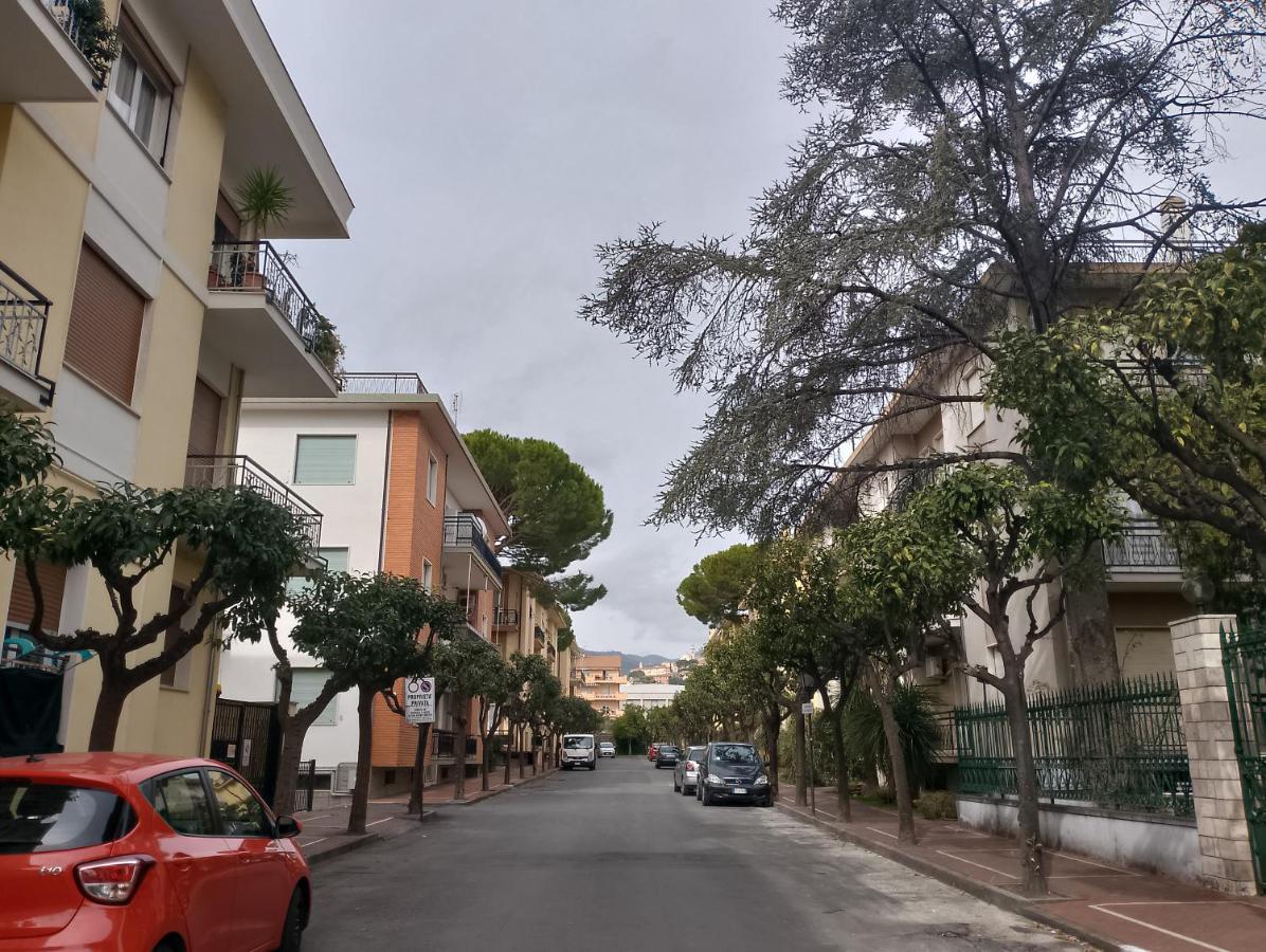Appartamenti Bemar 迪亚诺马里纳 外观 照片